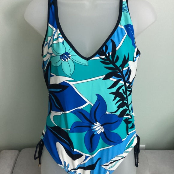 Women’s One Piece Swimsuit - Picture 6 of 6